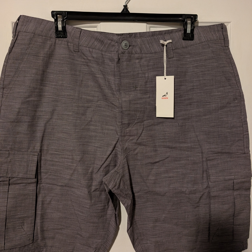 Men Staple Pigeon Gray Cargo Shorts Size 40